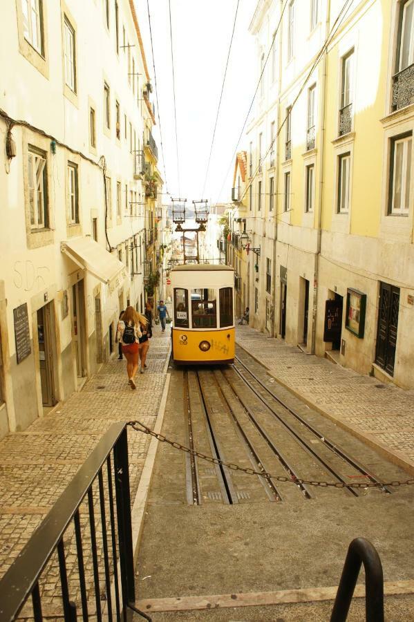 Cozy Apartment In Bairro Alto Lisbon Bagian luar foto