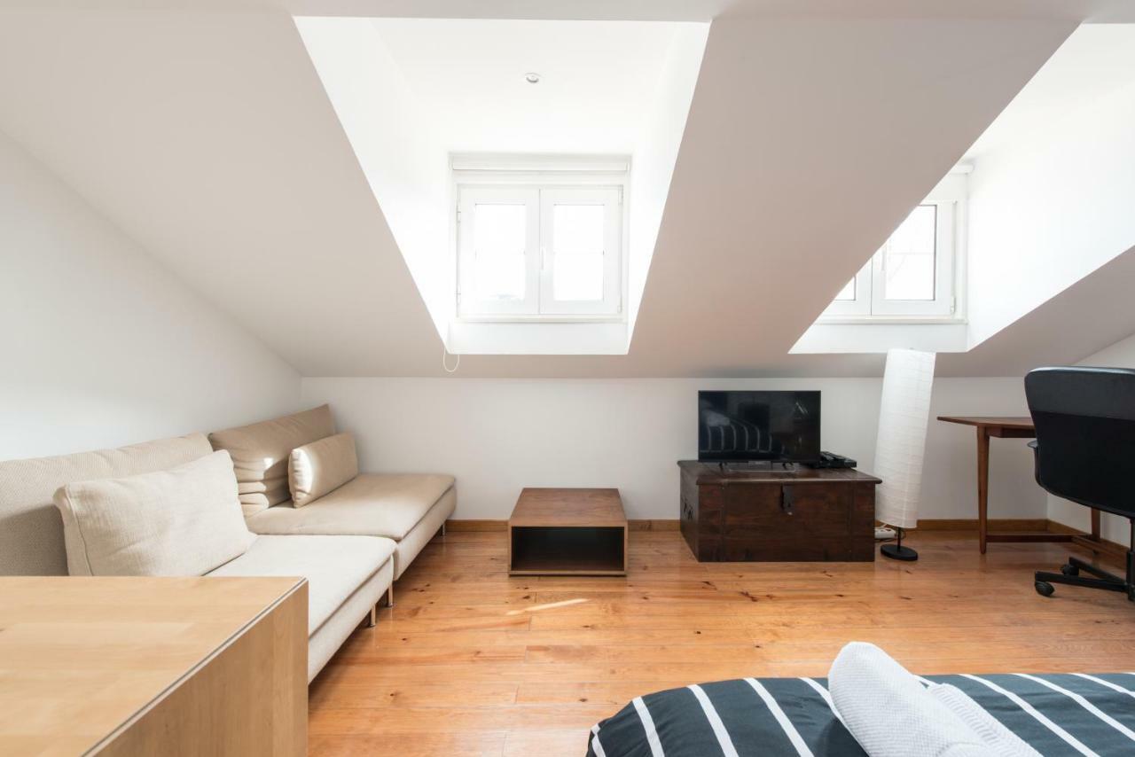 Cozy Apartment In Bairro Alto Lisbon Bagian luar foto